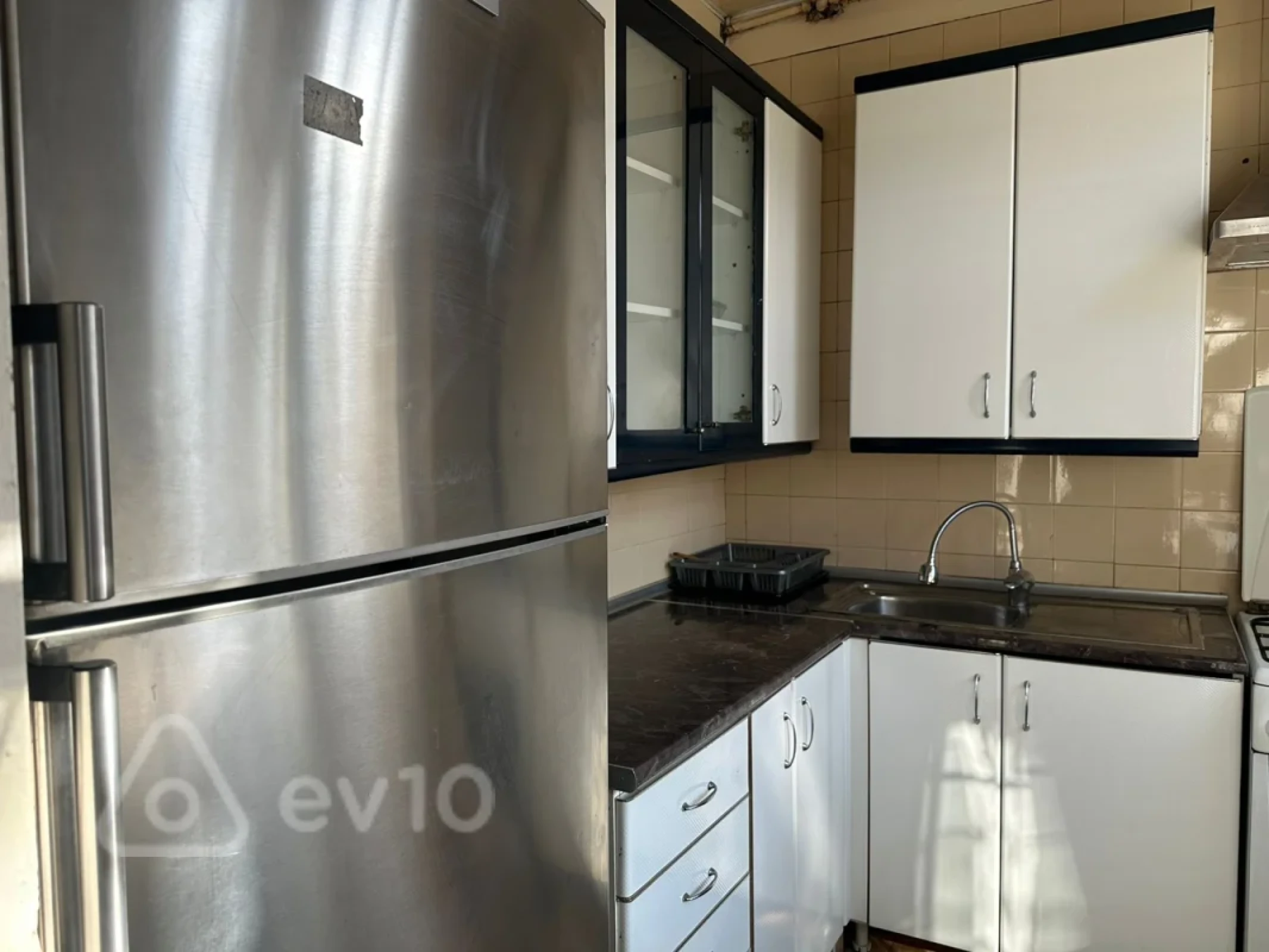 Kirayə verilir 3 otaqlı köhnə tikili 70 m²
