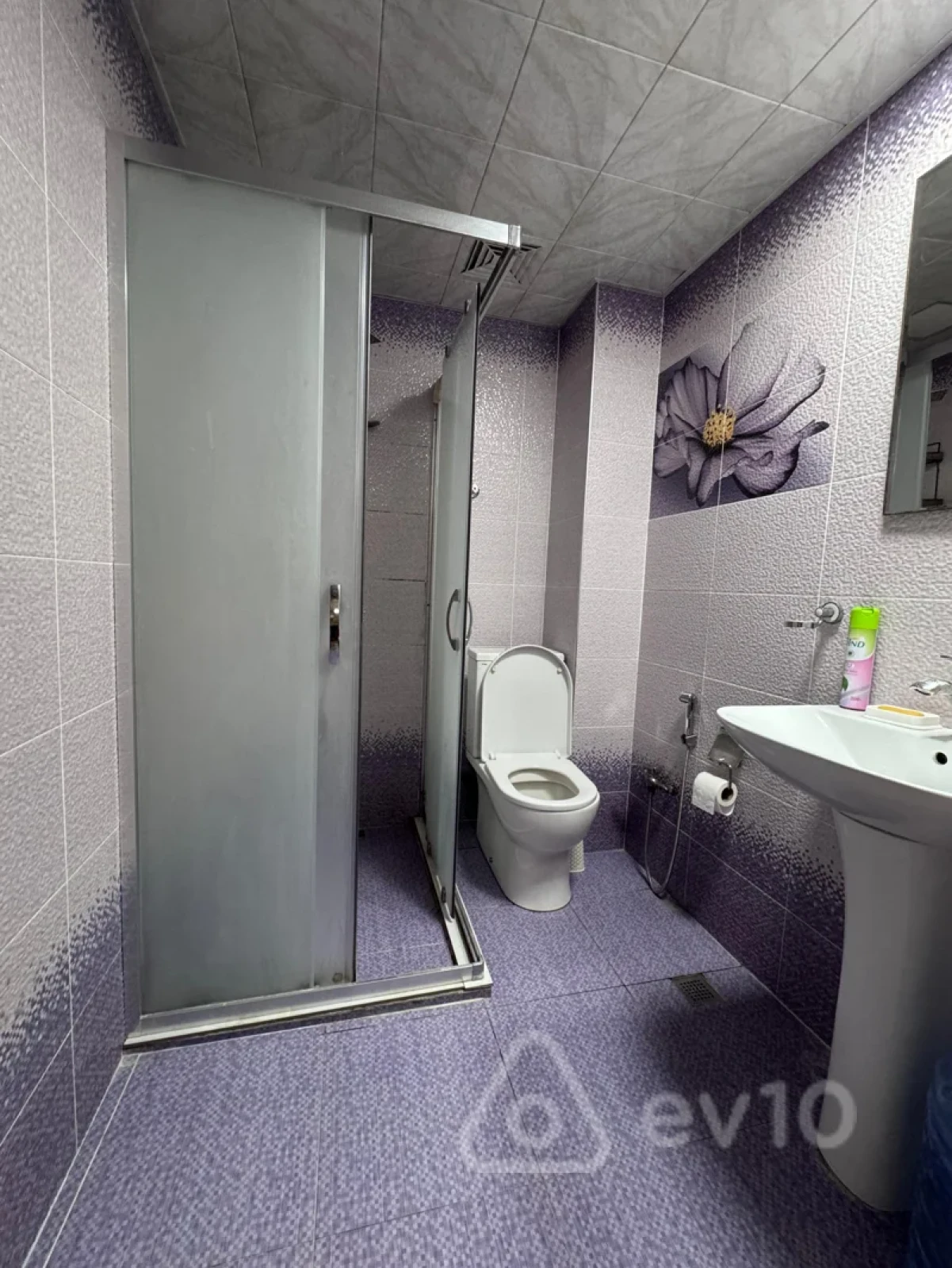 Kirayə verilir 2 otaqlı yeni tikili 70 m²