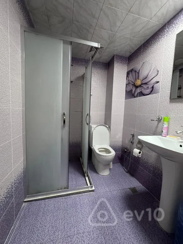 Kirayə verilir 2 otaqlı yeni tikili 70 m²