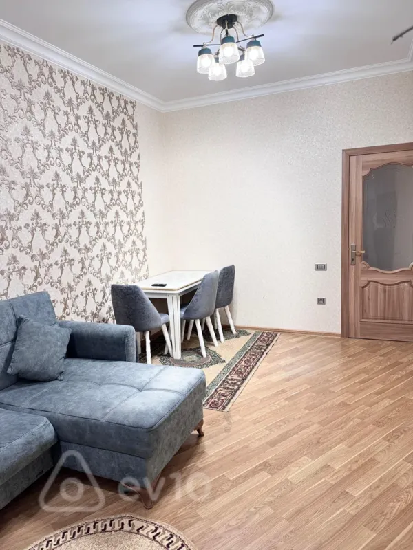 Kirayə verilir 2 otaqlı yeni tikili 70 m²