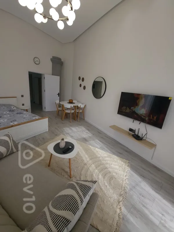 Kirayə verilir 1 otaqlı köhnə tikili 45 m²