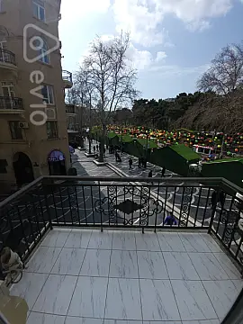 Kirayə verilir 1 otaqlı köhnə tikili 45 m²