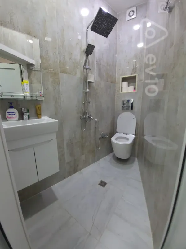 Kirayə verilir 1 otaqlı köhnə tikili 45 m²