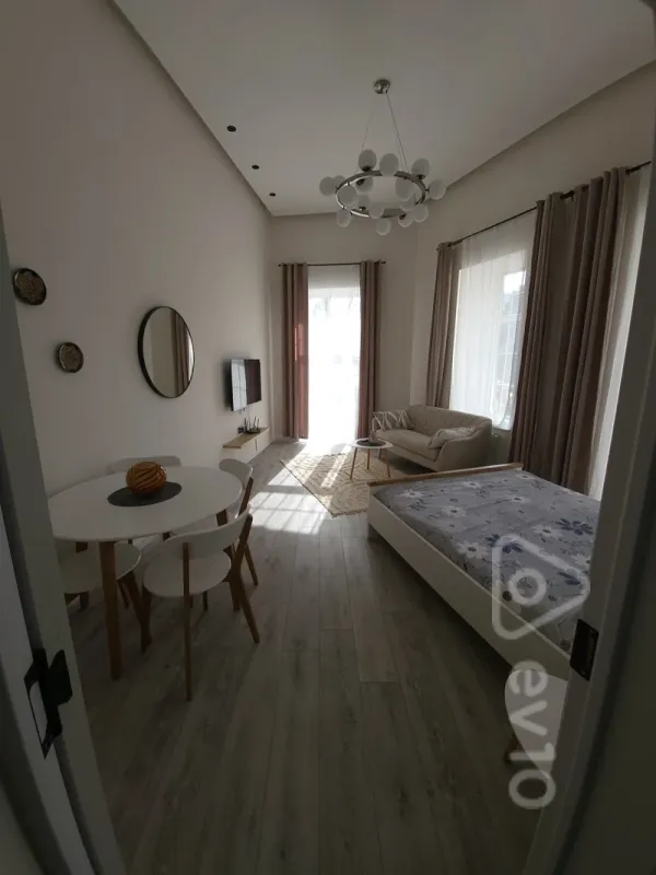 Kirayə verilir 1 otaqlı köhnə tikili 45 m²