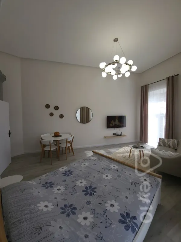 Kirayə verilir 1 otaqlı köhnə tikili 45 m²