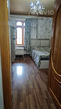 Kirayə verilir 2 otaqlı köhnə tikili 65 m²