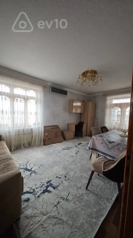 Kirayə verilir 2 otaqlı köhnə tikili 65 m²