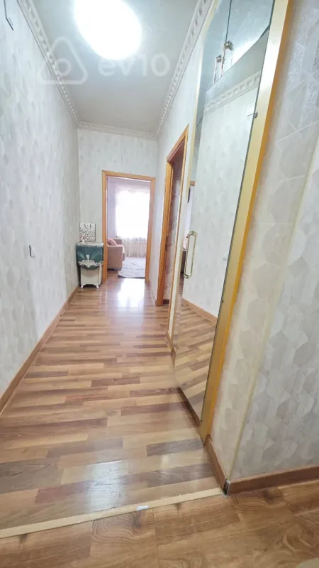 Kirayə verilir 2 otaqlı köhnə tikili 65 m²