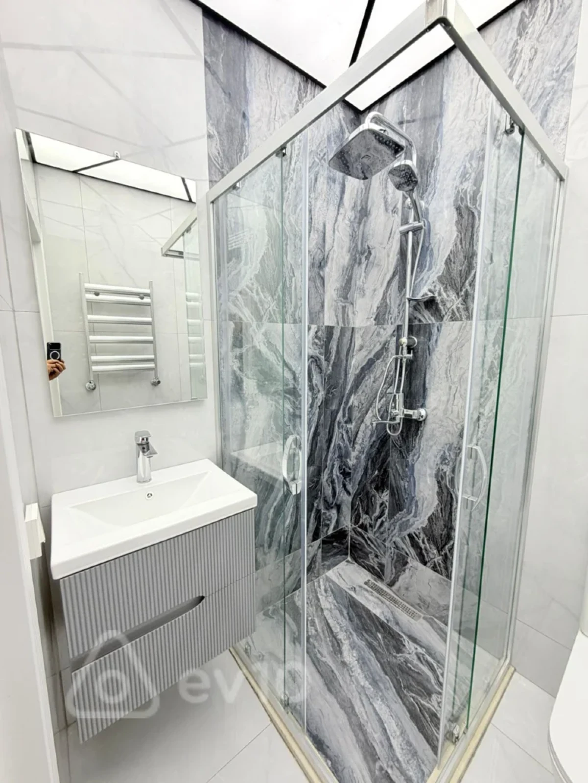 Kirayə verilir 2 otaqlı yeni tikili 50 m²