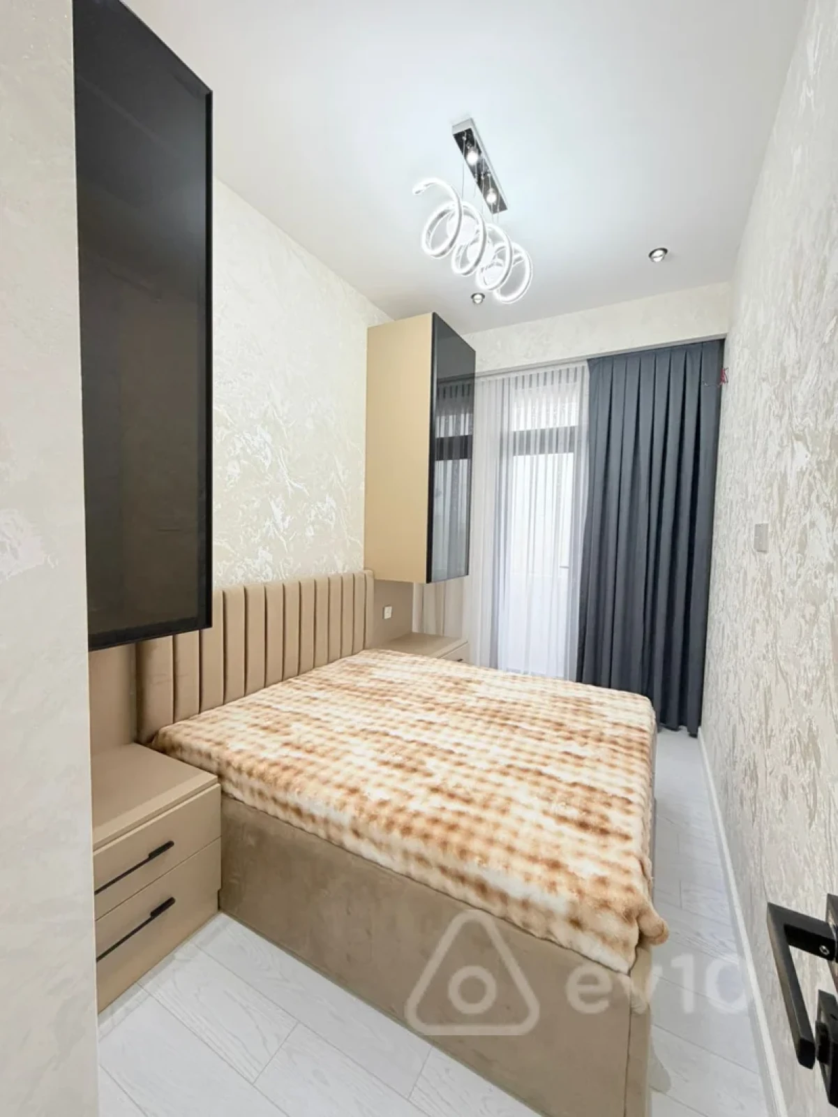 Kirayə verilir 2 otaqlı yeni tikili 50 m²