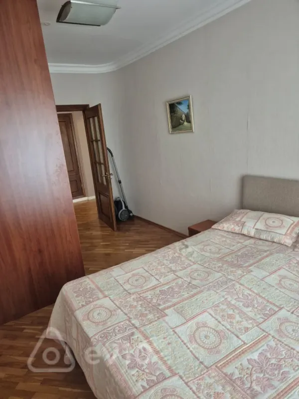 Kirayə verilir 2 otaqlı yeni tikili 85 m²