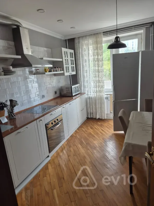 Kirayə verilir 2 otaqlı yeni tikili 85 m²