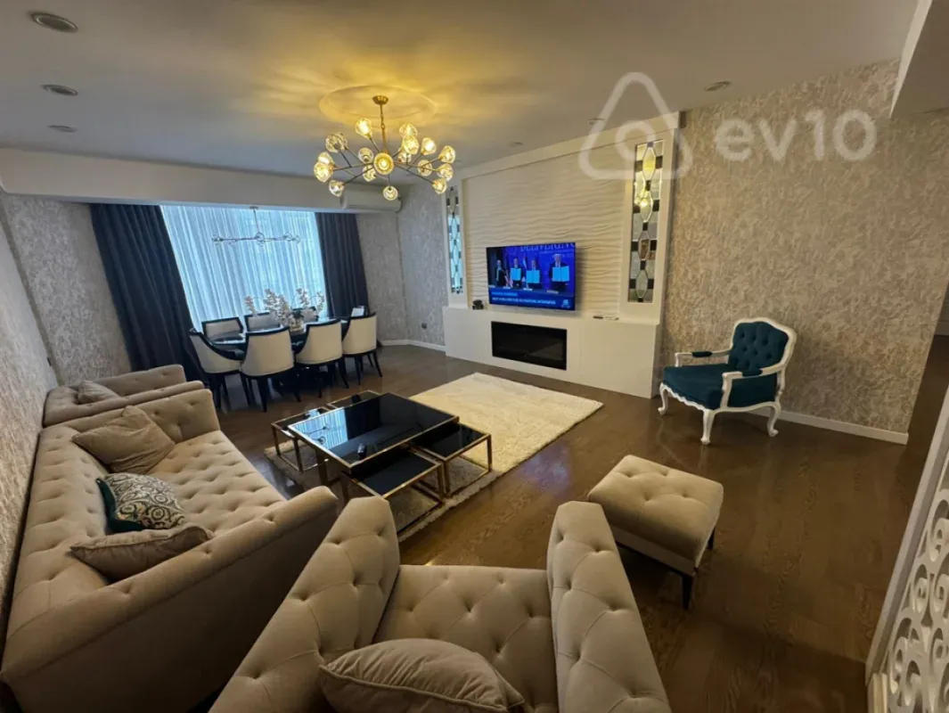 Kirayə verilir 3 otaqlı yeni tikili 130 m²