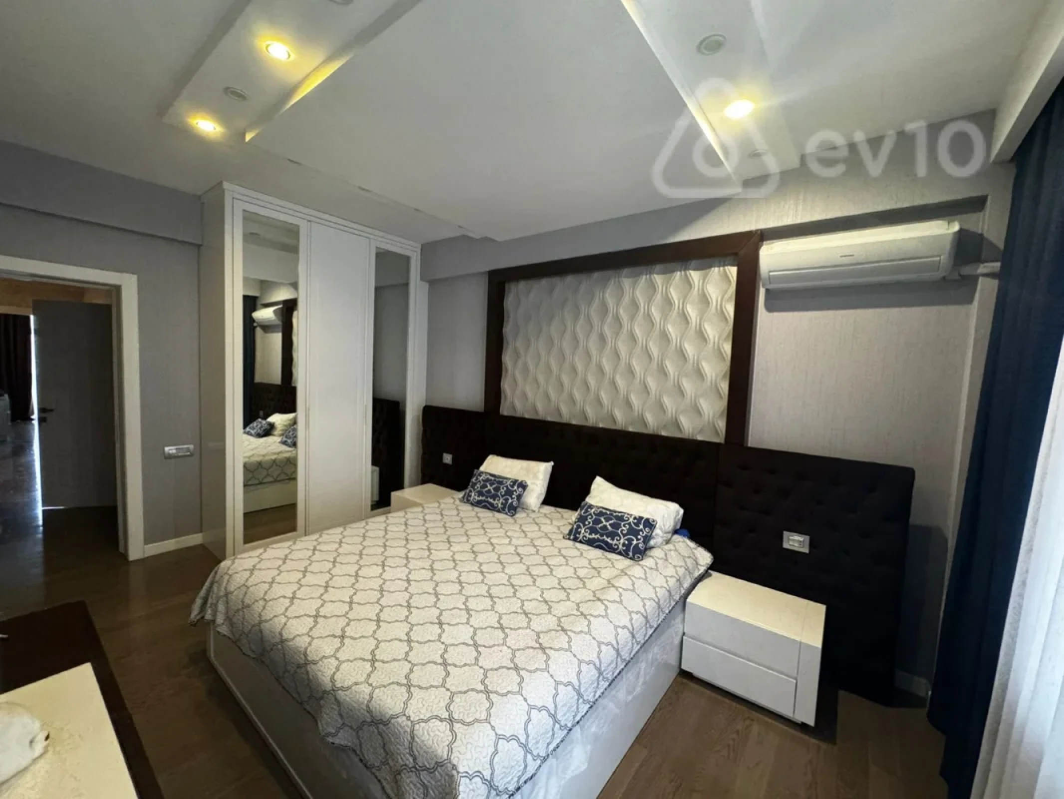 Kirayə verilir 3 otaqlı yeni tikili 130 m²