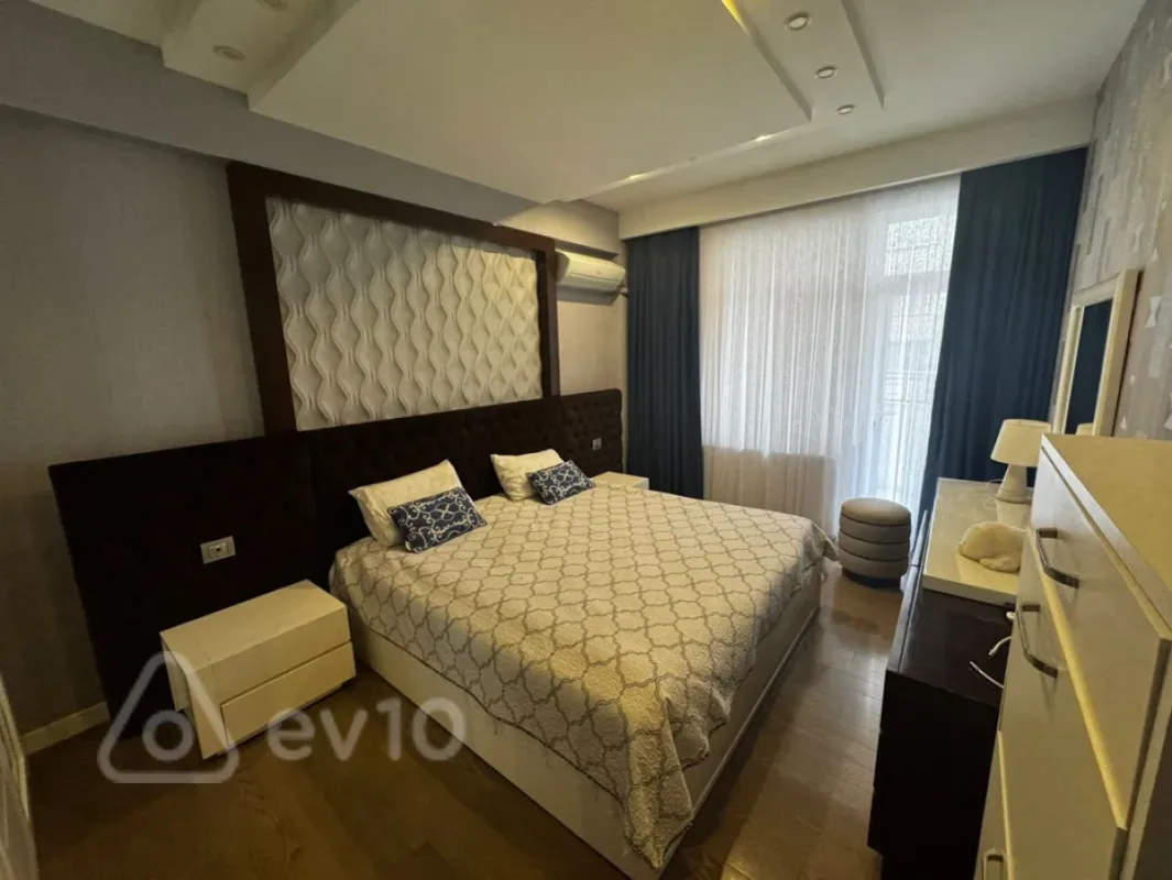 Kirayə verilir 3 otaqlı yeni tikili 130 m²