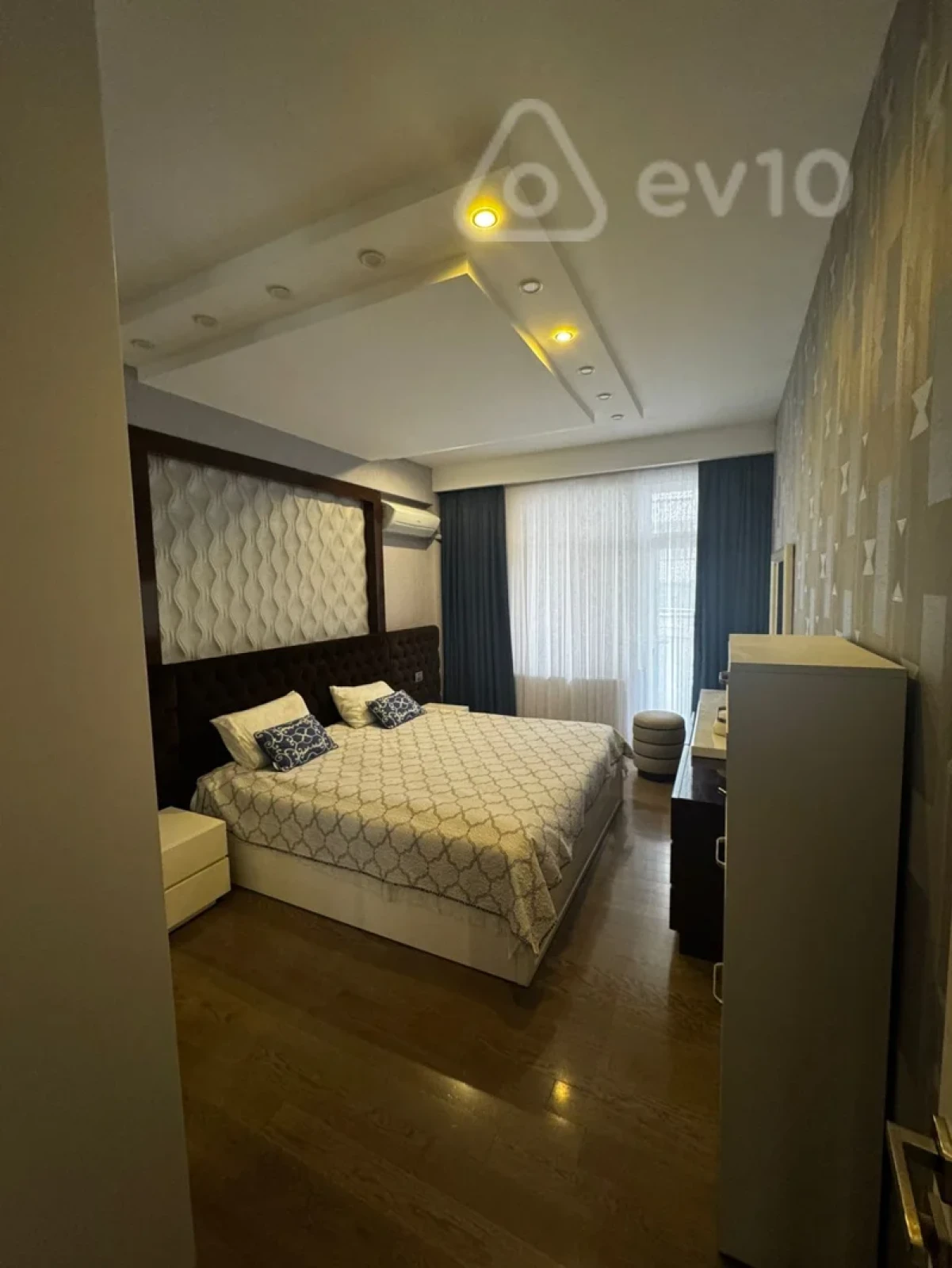 Kirayə verilir 3 otaqlı yeni tikili 130 m²