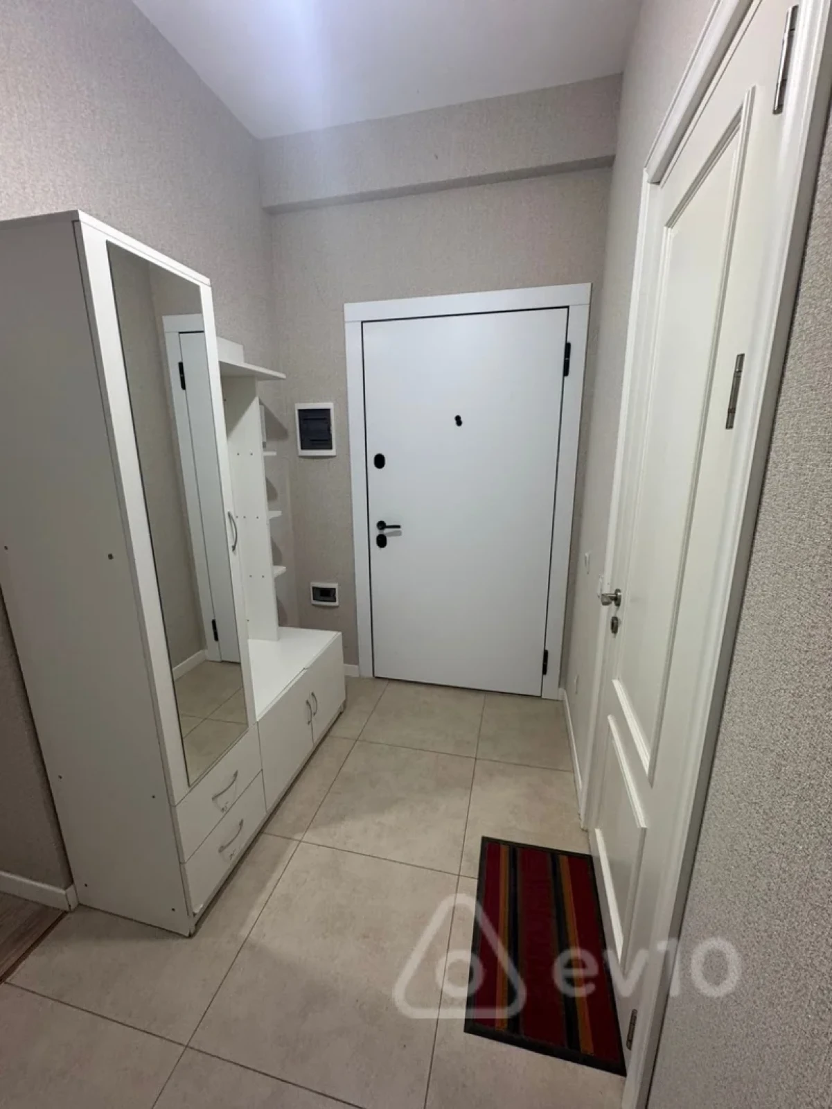 Kirayə verilir 2 otaqlı yeni tikili 90 m²