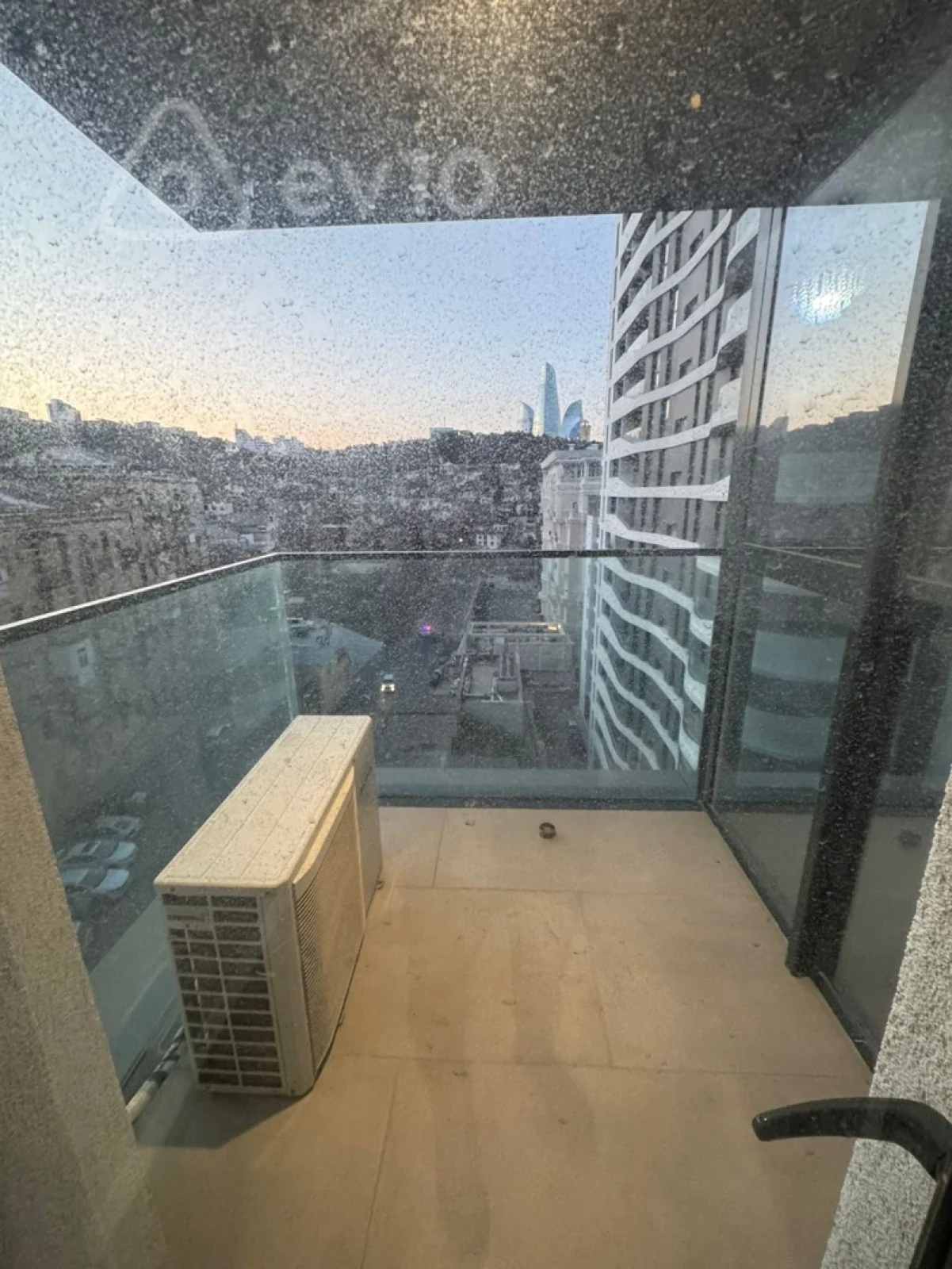 Kirayə verilir 2 otaqlı yeni tikili 90 m²