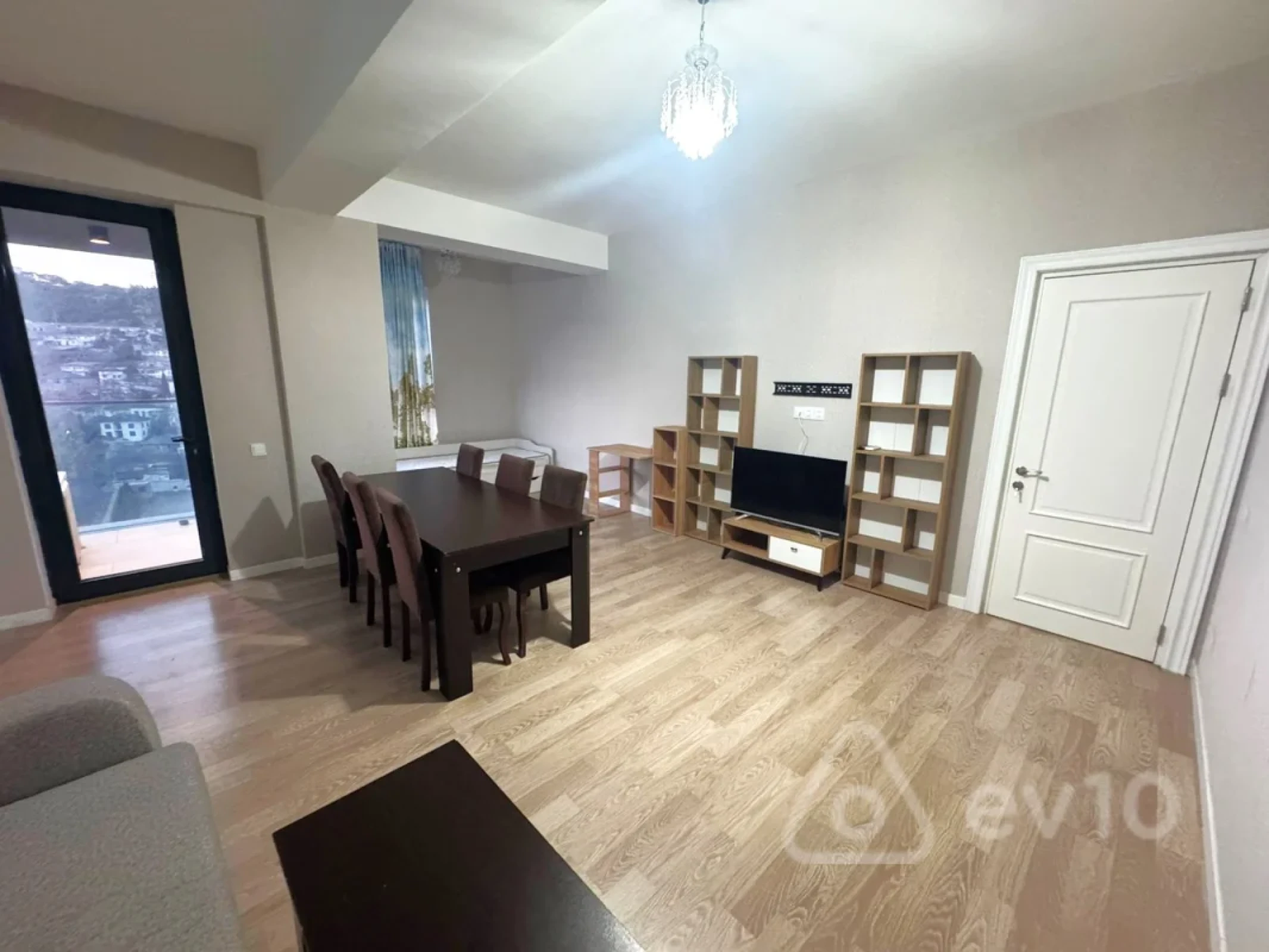 Kirayə verilir 2 otaqlı yeni tikili 90 m²