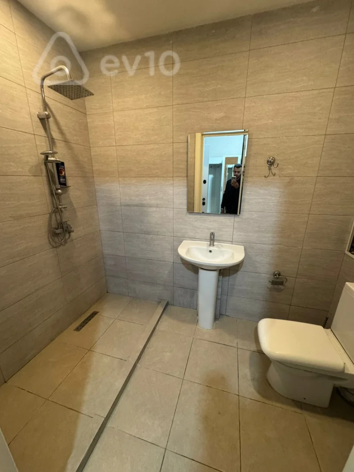 Kirayə verilir 2 otaqlı yeni tikili 90 m²