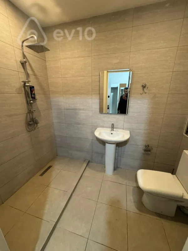Kirayə verilir 2 otaqlı yeni tikili 90 m²