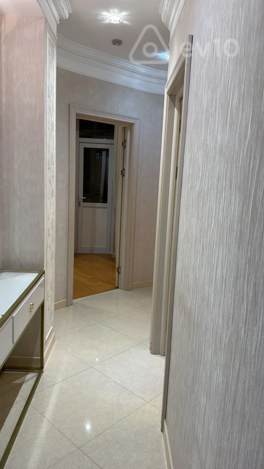 Kirayə verilir 3 otaqlı yeni tikili 95 m²