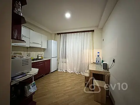 Kirayə verilir 2 otaqlı yeni tikili 70 m²