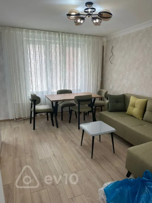 Kirayə verilir 2 otaqlı köhnə tikili 45 m²