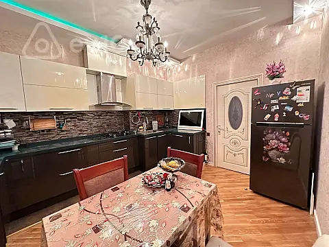 Satılır 3 otaqlı yeni tikili 140 m²
