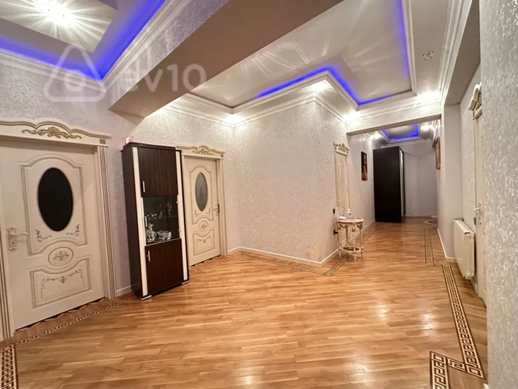 Satılır 3 otaqlı yeni tikili 140 m²