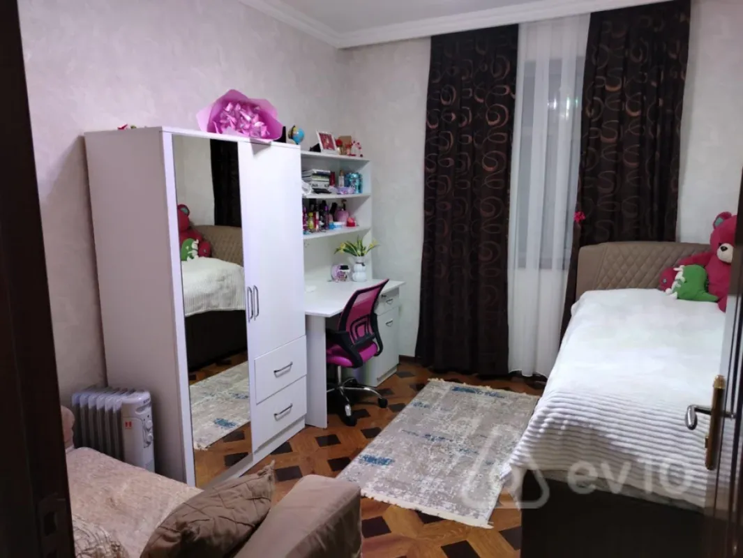 Satılır 5 otaqlı köhnə tikili 110 m²