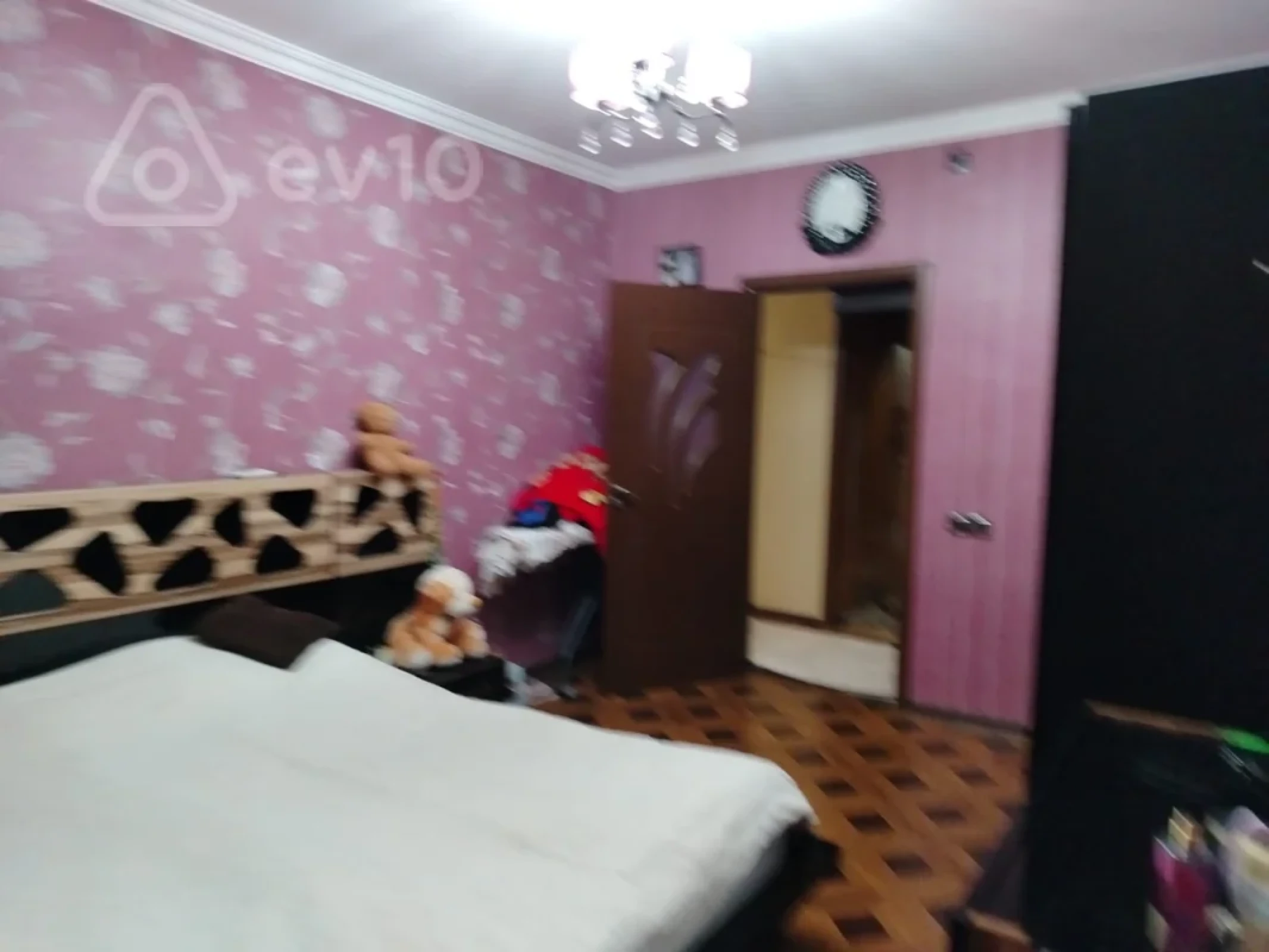 Satılır 5 otaqlı köhnə tikili 110 m²