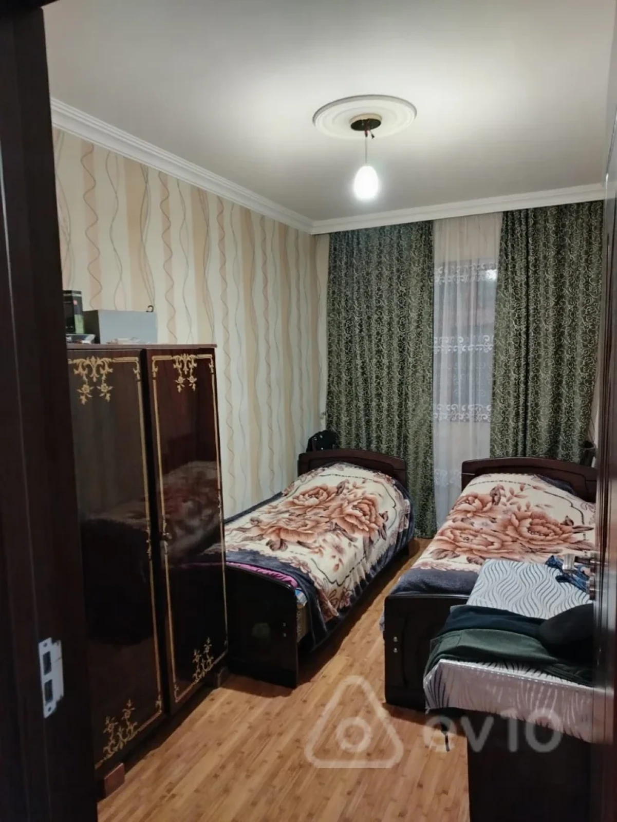 Satılır 5 otaqlı köhnə tikili 110 m²