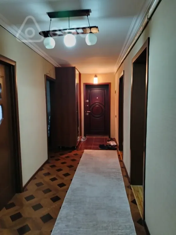 Satılır 5 otaqlı köhnə tikili 110 m²