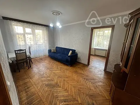 Kirayə verilir 2 otaqlı köhnə tikili 40 m²
