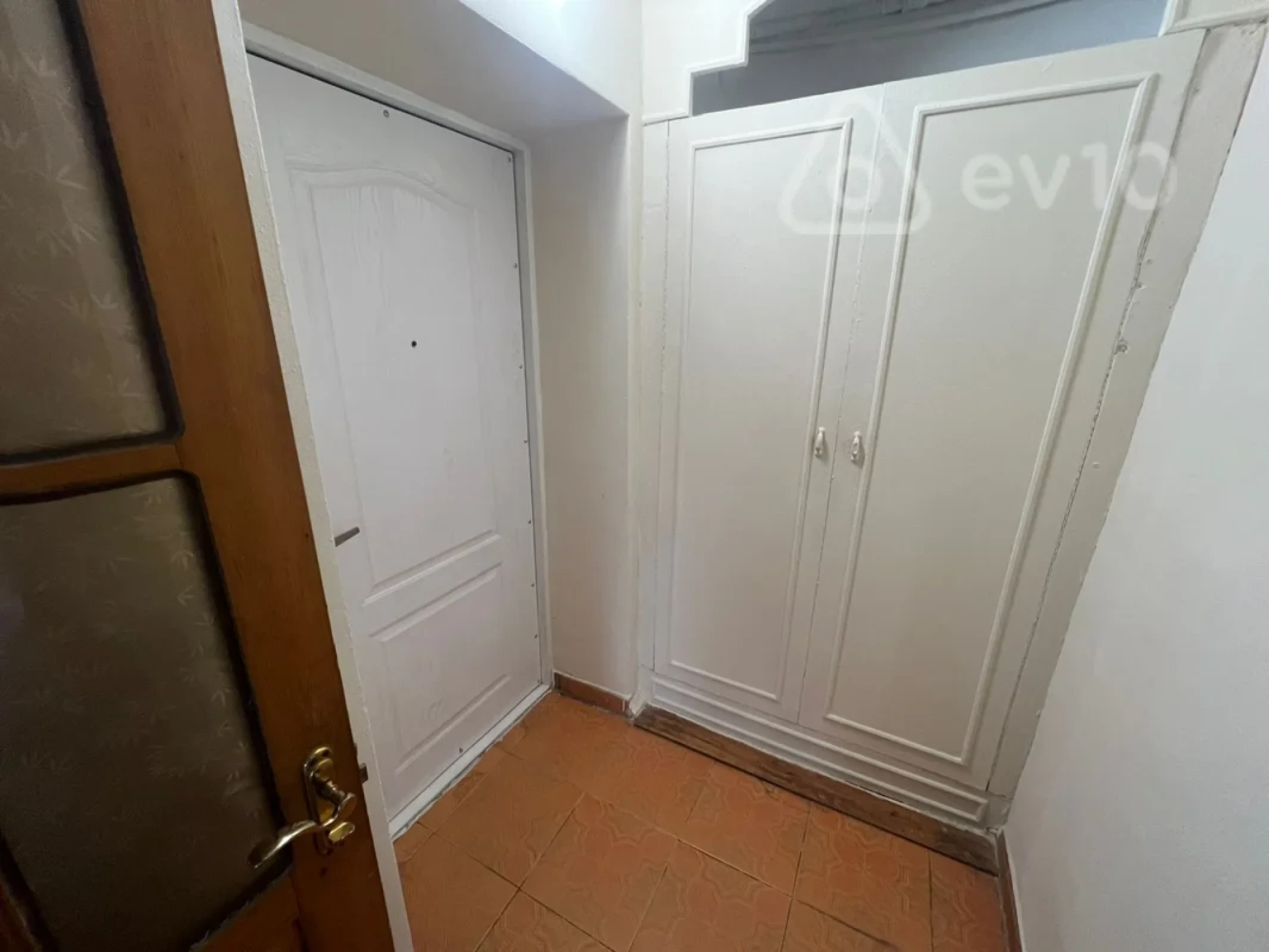 Kirayə verilir 2 otaqlı köhnə tikili 40 m²