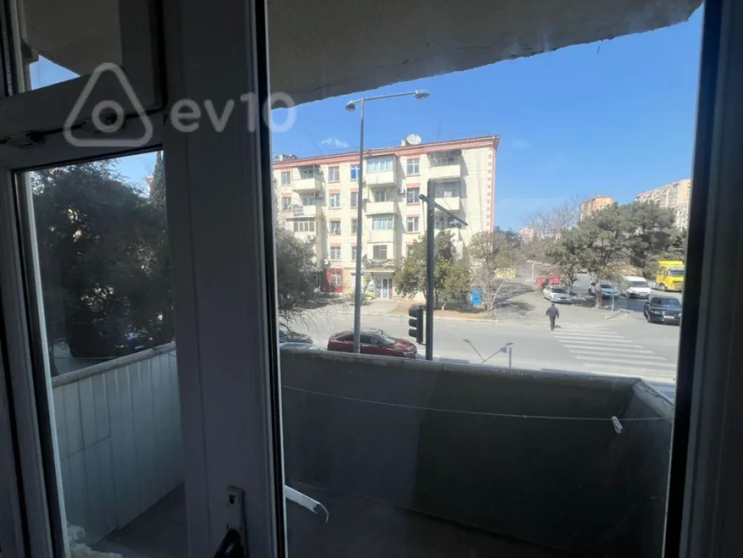 Kirayə verilir 2 otaqlı köhnə tikili 40 m²