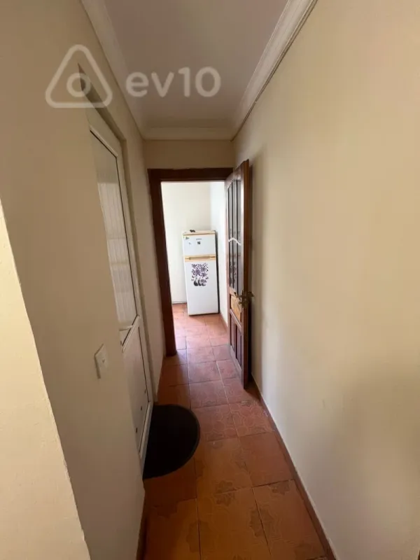 Kirayə verilir 2 otaqlı köhnə tikili 40 m²