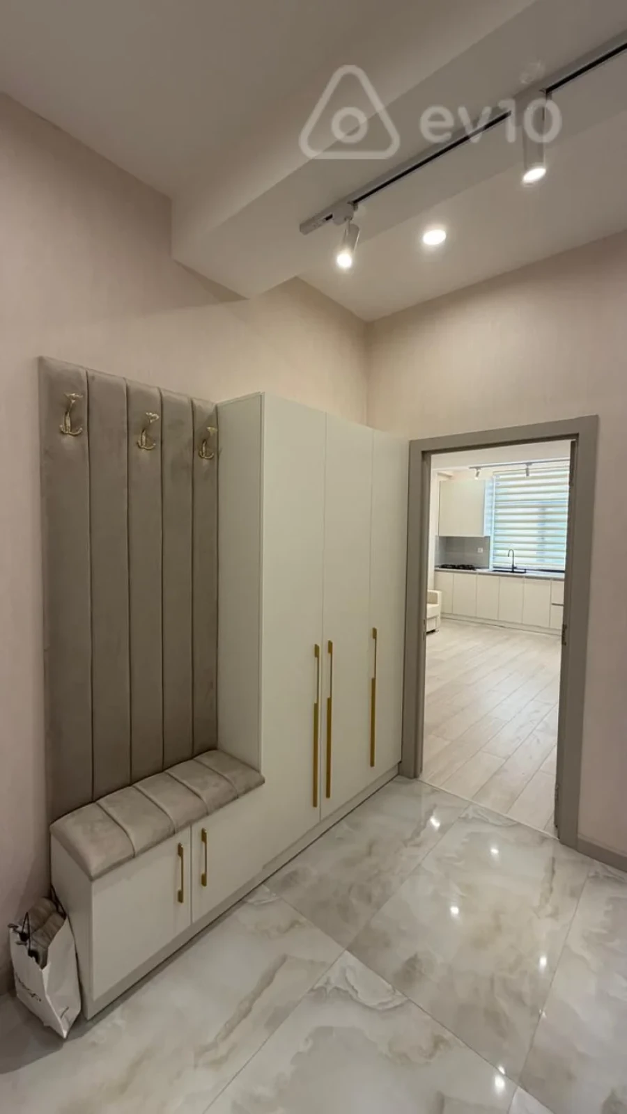 Kirayə verilir 2 otaqlı yeni tikili 55 m²