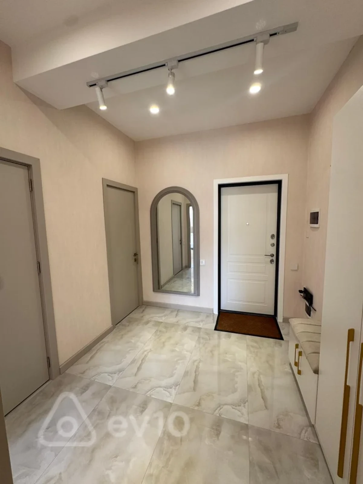 Kirayə verilir 2 otaqlı yeni tikili 55 m²