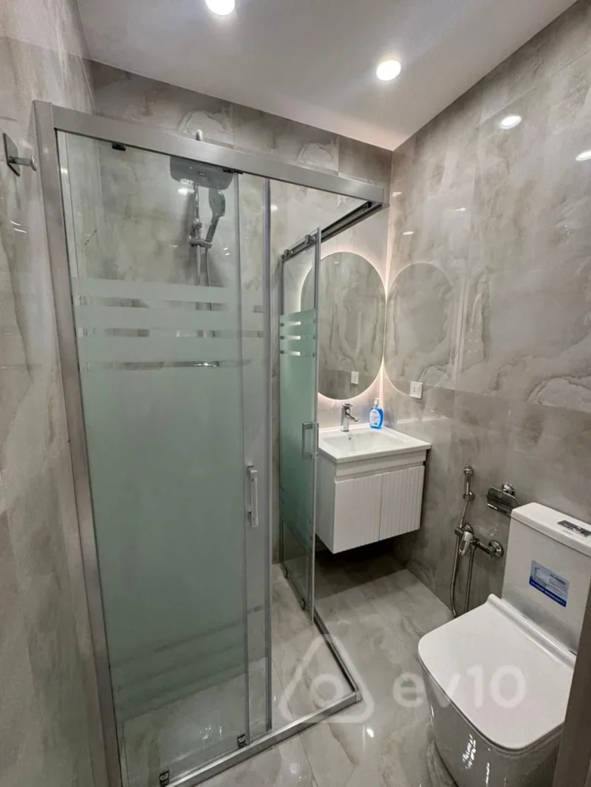 Kirayə verilir 2 otaqlı yeni tikili 55 m²
