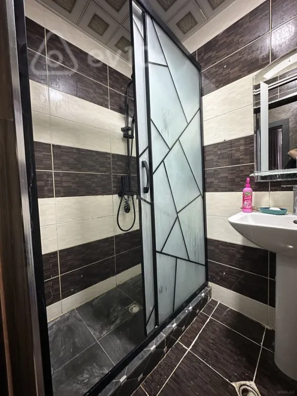 Kirayə verilir 2 otaqlı yeni tikili 66 m²