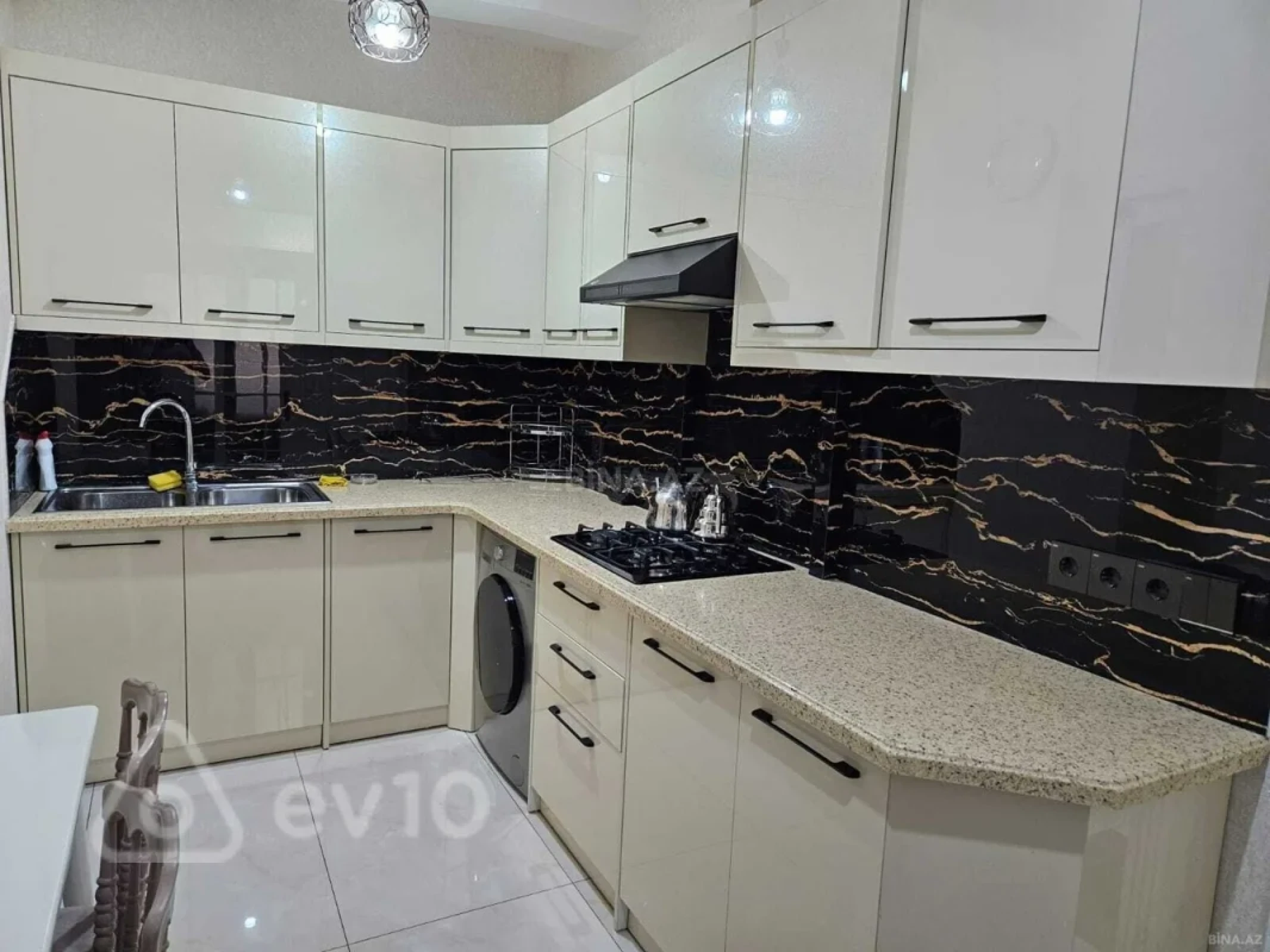 Kirayə verilir 2 otaqlı yeni tikili 86 m²