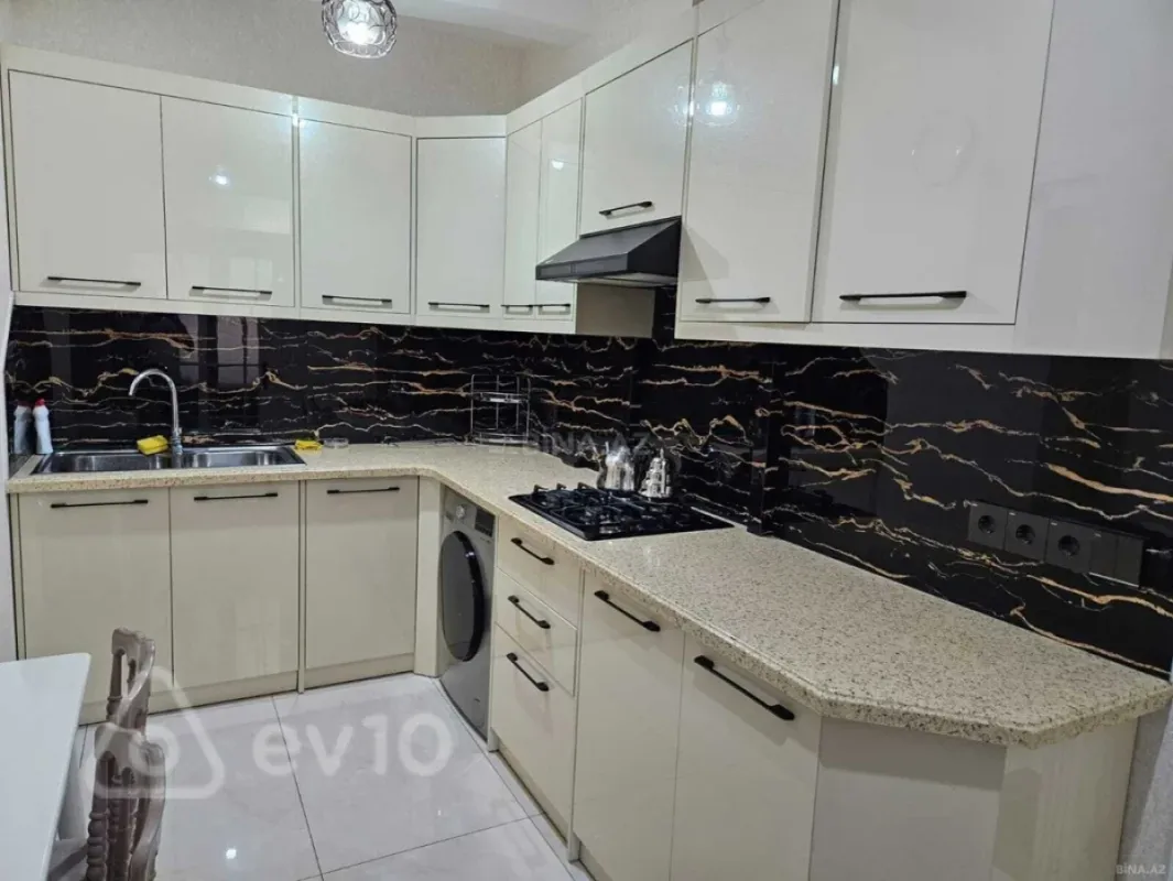 Kirayə verilir 2 otaqlı yeni tikili 86 m²