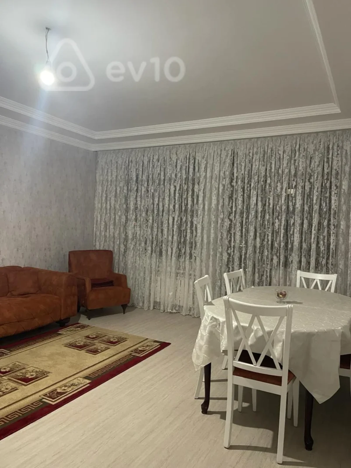 Kirayə verilir 3 otaqlı yeni tikili 95 m²