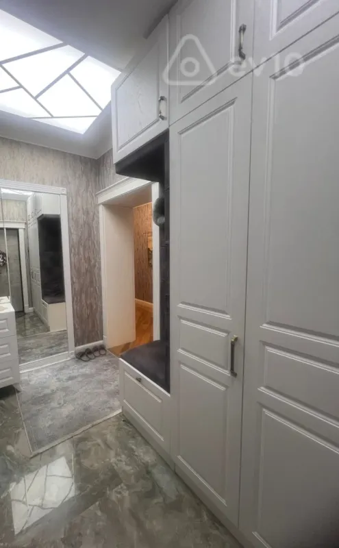 Kirayə verilir 3 otaqlı yeni tikili 110 m²