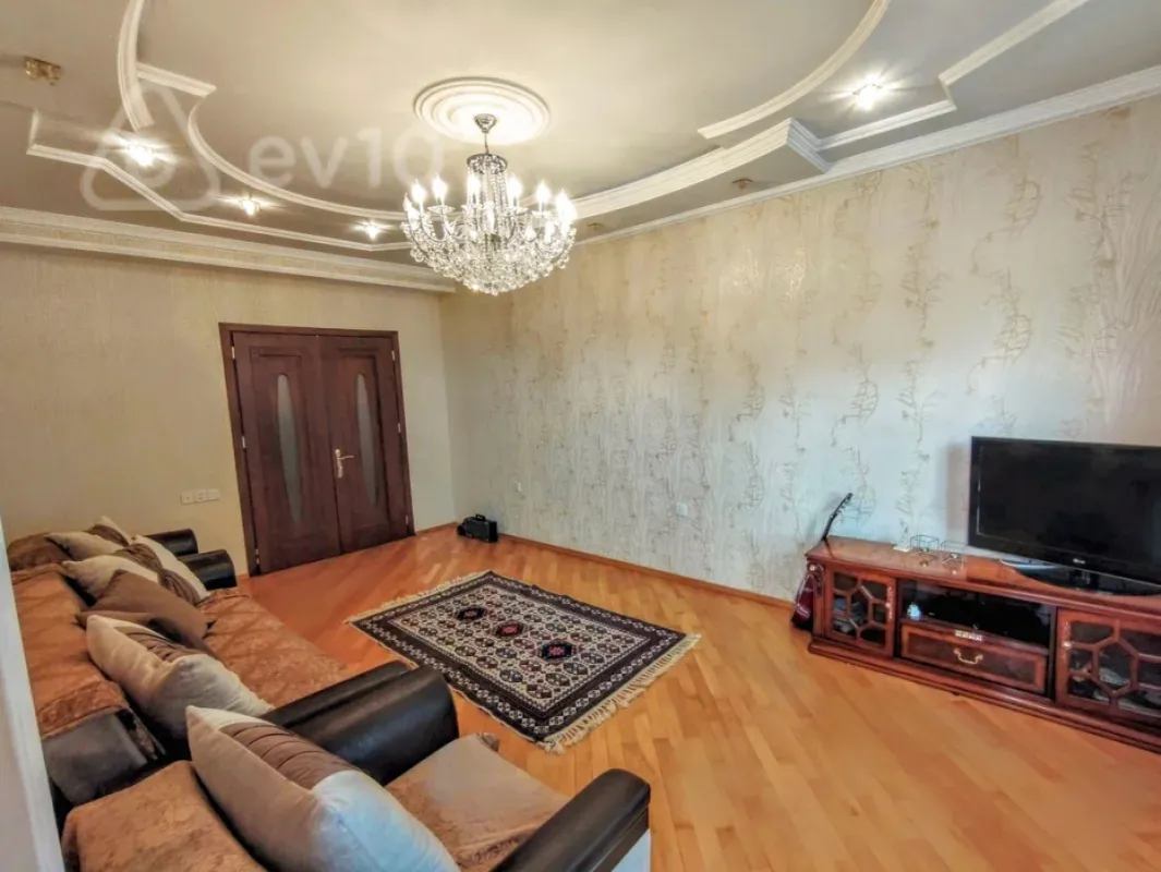 Kirayə verilir 3 otaqlı yeni tikili 110 m²