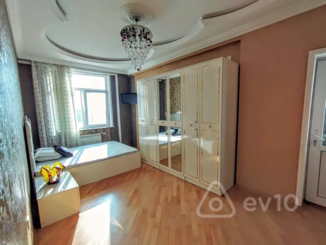 Kirayə verilir 3 otaqlı yeni tikili 110 m²