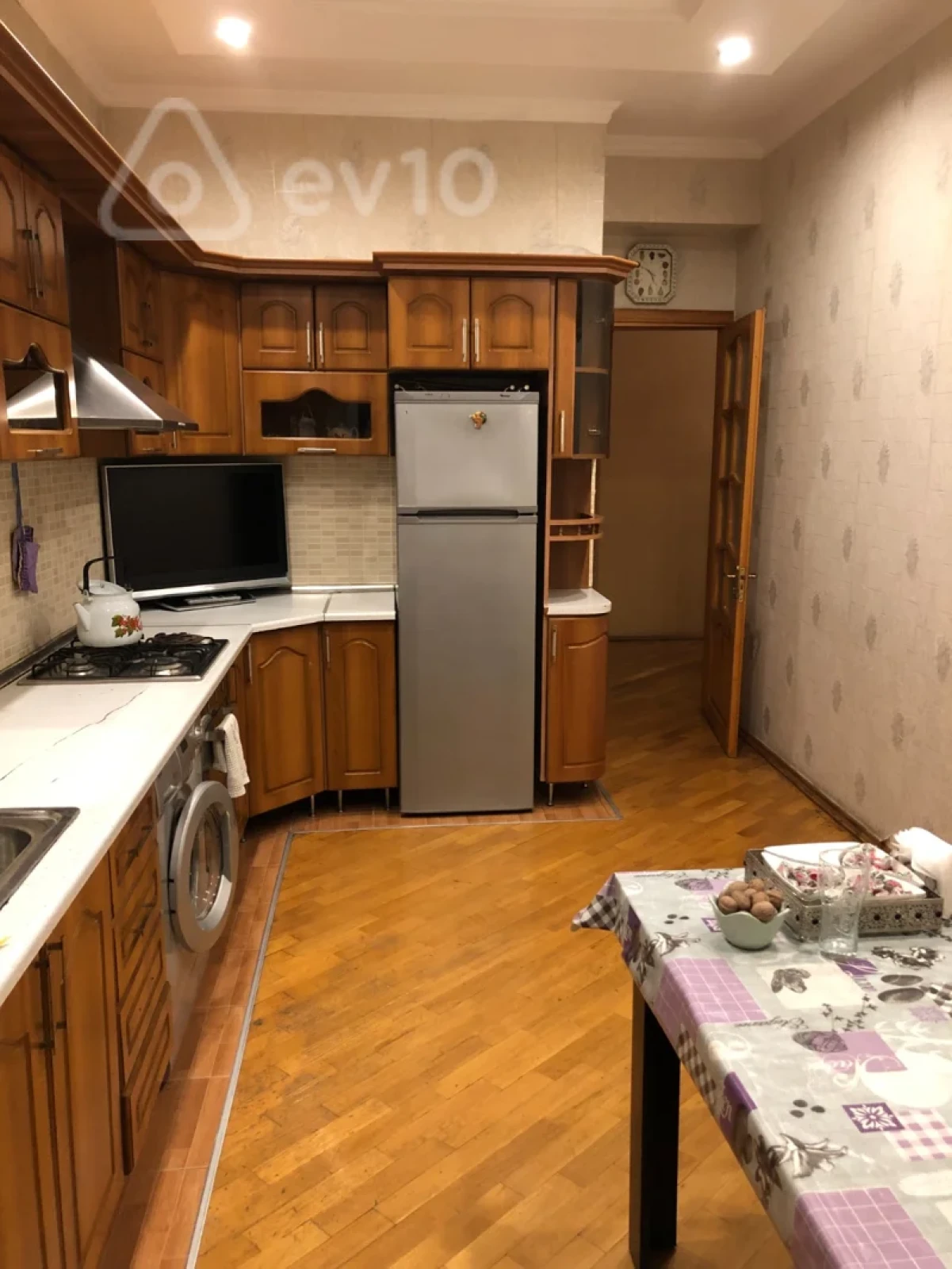 Kirayə verilir 3 otaqlı yeni tikili 120 m²