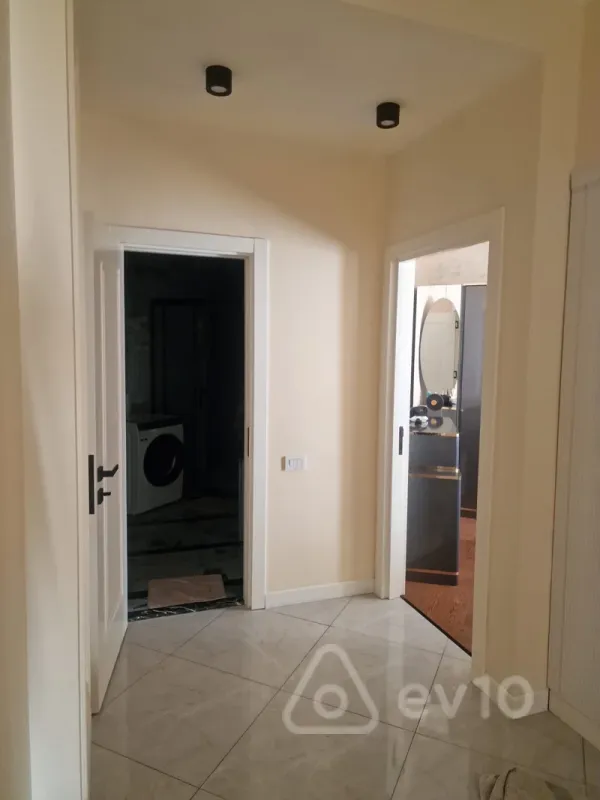 Kirayə verilir 3 otaqlı yeni tikili 93.5 m²